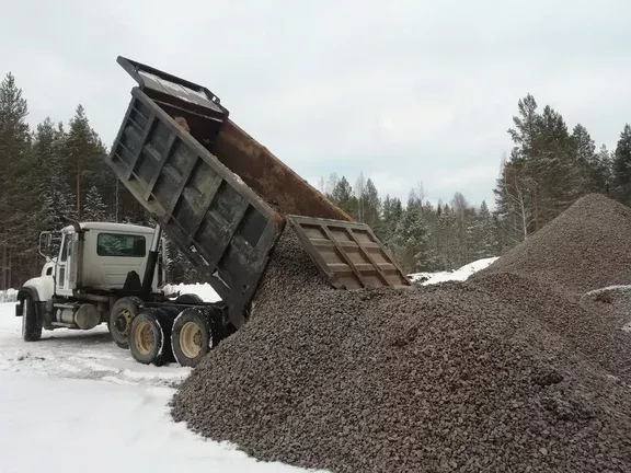 Доставка щебня в Лузе